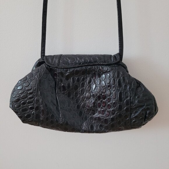 Vintage Made in Canada Black Embossed Leather Crossbody Purse - Picture 5 of 10